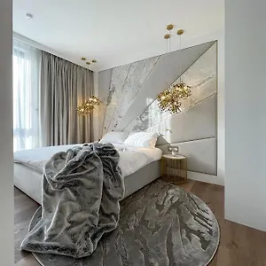 https://luxury-apartment-in-sopot-300m-from-the-beach.sopothotels.com